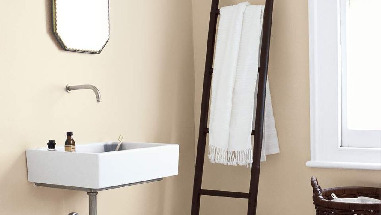 Το Χρώμα της Ψημένης Καρύδας στη Διακόσμηση Μπάνιου