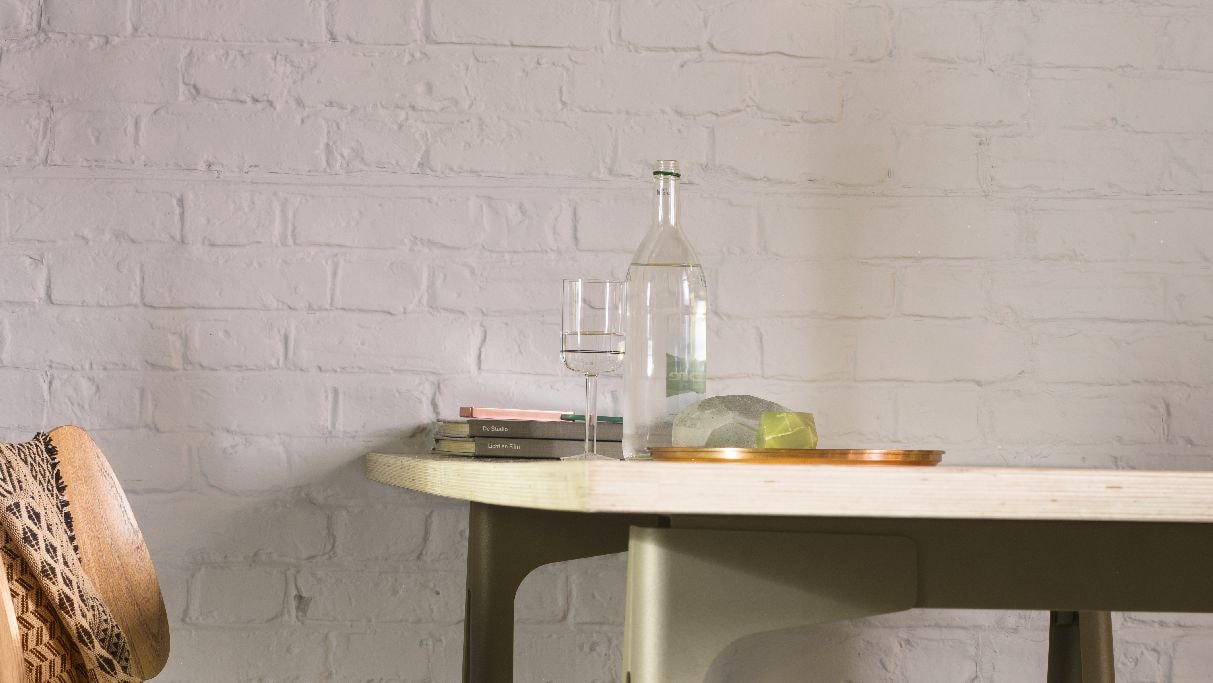 Γήινες Αποχρώσεις στους Τοίχους του Σαλονιού