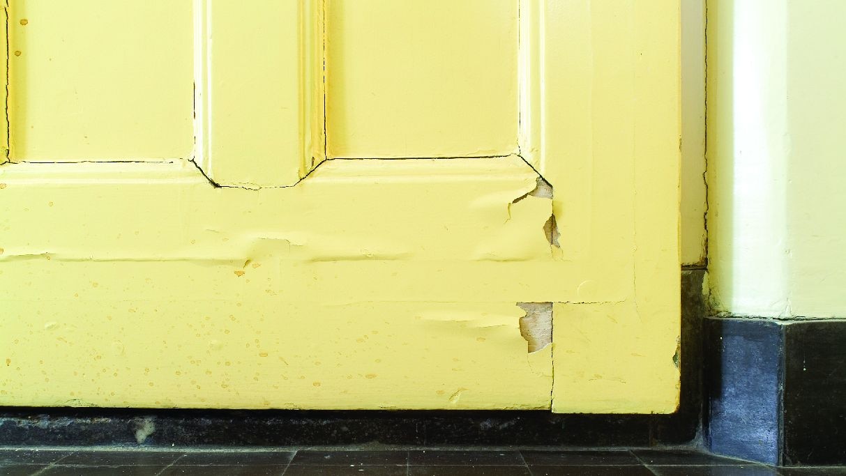 Τοπικά Σκασίματα Χρώματος στις Ξύλινες Επιφάνειες