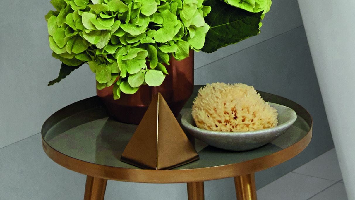 Διακόσμηση Μικρού Μπάνιου με Χρώμα στους Τοίχους