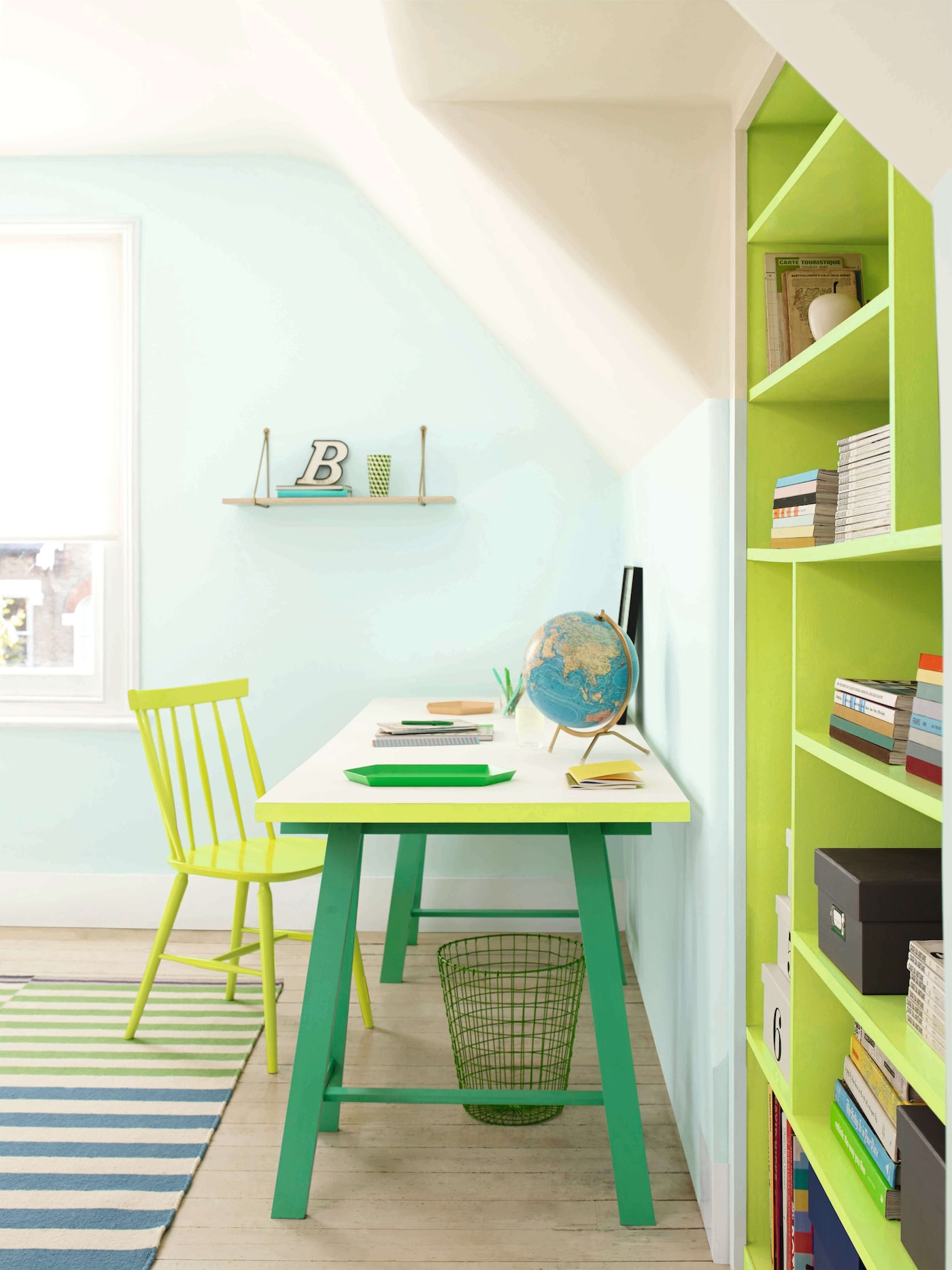 efiviko-domatio-me-prasines-apoxroseis-se-droserous-tonous