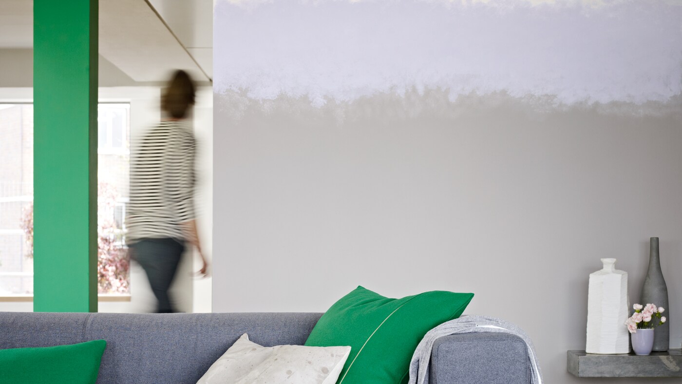 stripes make an original living room