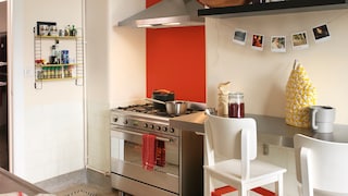 Do you have a small kitchen? Use colour to think big.