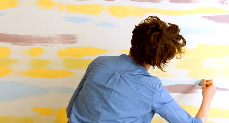 Ιδιαίτερος τοίχος δωματίου με ακανόνιστες πινελιές