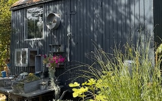 Bauwagen aus Metall streichen