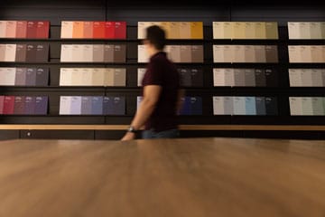 Mur de de couleur du concept AkzoNobel Color Studio en magasin