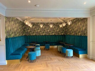 Dulux Trade Scuffshield Creates Fine Dining Makeover