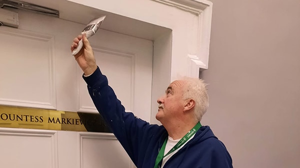 See a Dulux Trade AquaMax transformation