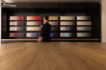 Mur de de couleur du concept AkzoNobel Color Studio en magasin