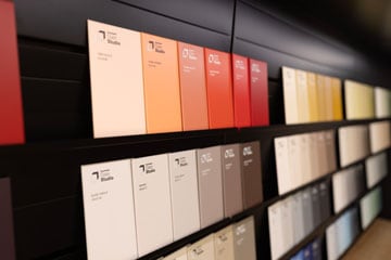 Mur de de couleur du concept AkzoNobel Color Studio en magasin