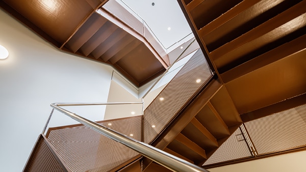 Bürogebäude Treppenhaus in Halbergmoos