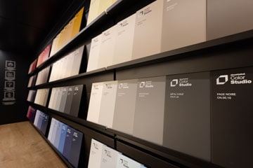 Mur de de couleur du concept AkzoNobel Color Studio en magasin