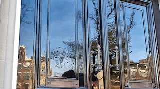 Hoe schilder je een glanzende voordeur met hoogglans lak?