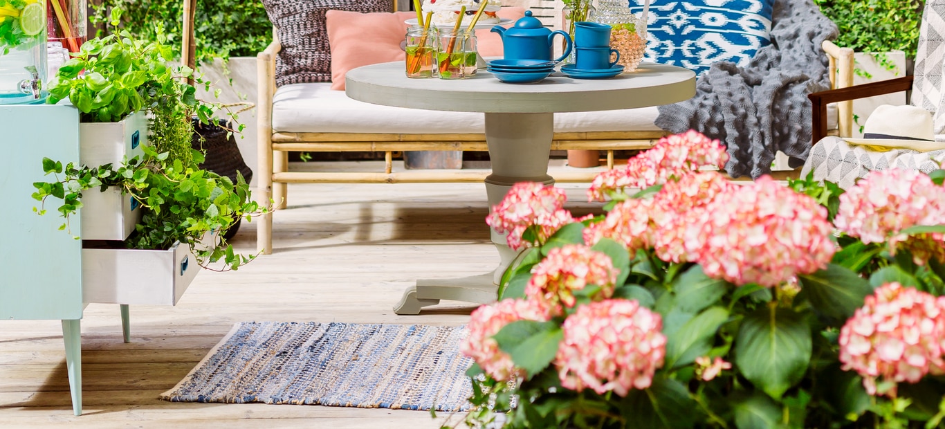 Urteduftende kommode