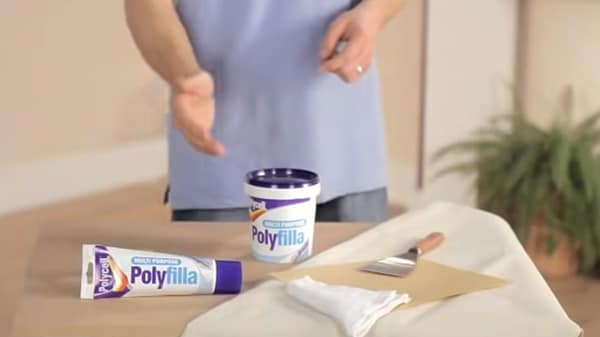 How to fill holes and cracks in walls