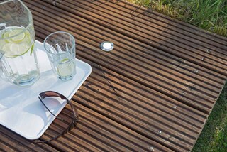 VERWITTERTE HOLZTERRASSE AUFFRISCHEN