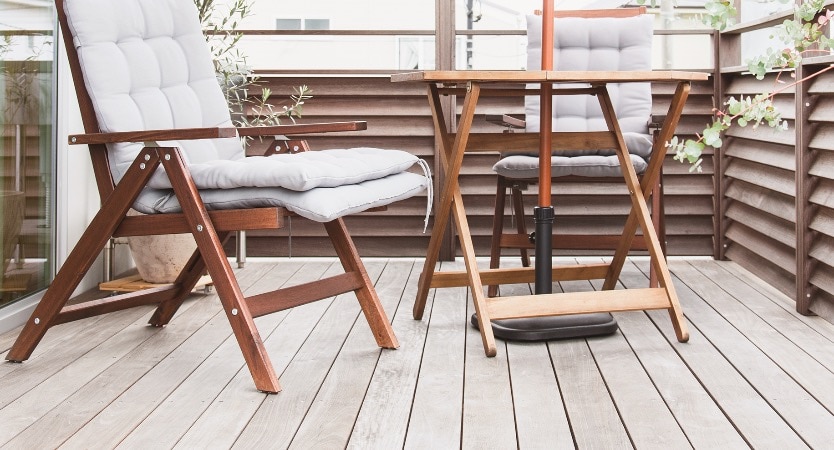 Terrassendielen mit natürlich gealterter, silbergrauer Holzoptik