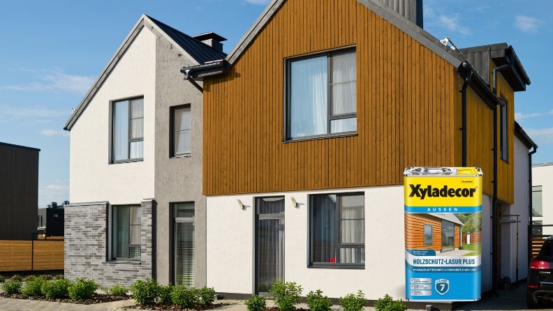 Ein Doppelhaus mit einer Holzfassade gestrichen mit der Holzschutz-Lasur Plus von Xyladecor.